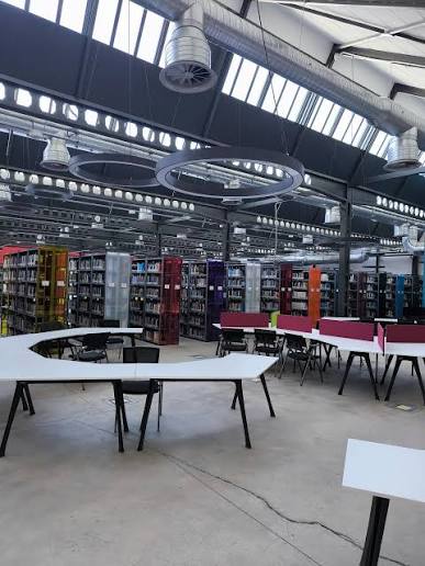 library.jpg (40 KB)