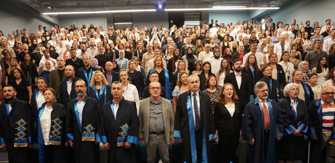 2024/25 Eğitim Öğretim Yılı Mezuniyet Törenimiz Mehmet Genç Külliyesi Konferans Salonunda Düzenlenmiştir.